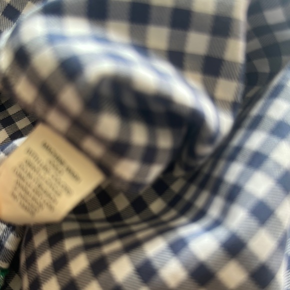 Vineyard Vines Casual Red and Green Button Down Shirt - Picture 9 of 9